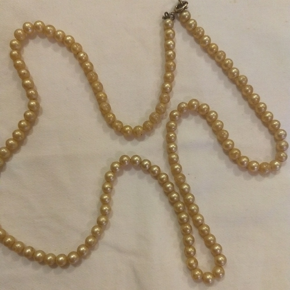 Vintage pearl necklace